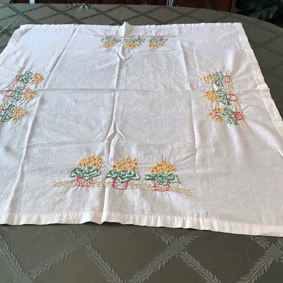Vintage Embroidered Linens - Picture 5 of 7